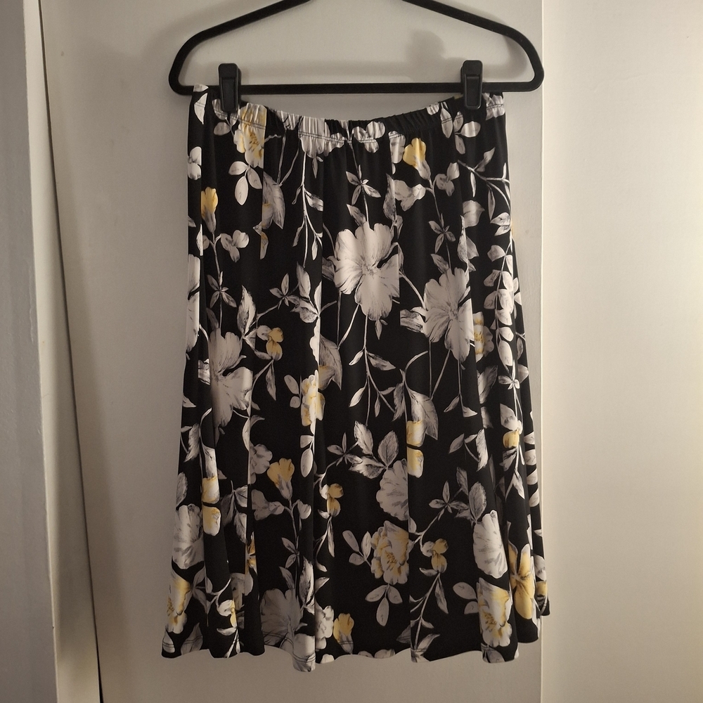 Allison Daley Women's Black, White, And Yellow Floral A-Line Skirt